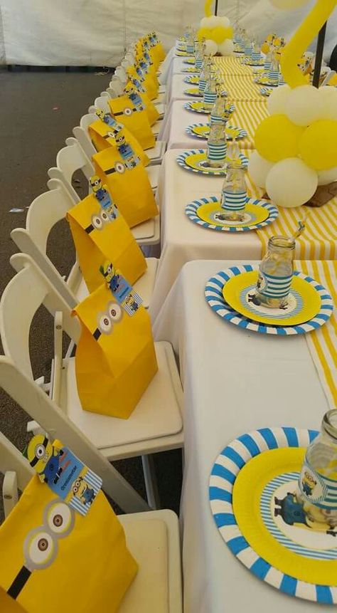 Minion Birthday Party Ideas Decorations, Minion Party Ideas, Minions Party Decorations, Minions Birthday, Minions Birthday Party Decorations, Minion Party Decorations, Minions Birthday Theme, Golden Birthday Parties, Minion Theme