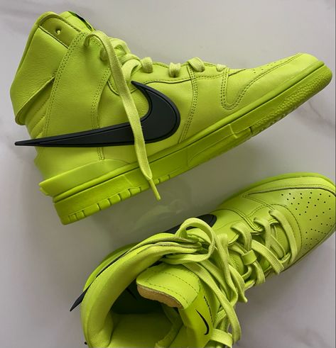 Lime Green Nike Shoes, Nike Ambush Outfit, Nike Ambush, Green Nike Shoes, Digital Wardrobe, Nike Neon, Nike High, Nike Dunk High, Dunk High