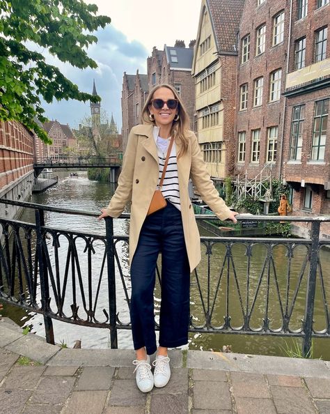 Outfits For a Europe Trip - Merrick's Art Europe Winter Outfits, Europe Outfit Ideas, Italy Outfit Ideas, Travel Outfits Women, England Outfits, Outfit Ideas Midsize, Germany Outfits, European Travel Outfit, March Outfits