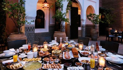 Moroccan Food Table, Indian Mansion, Ramadan Table Setting, Table Ramadan, Ramadan Table, Morocco Food, La Mamounia, Visit Marrakech, Moroccan Food