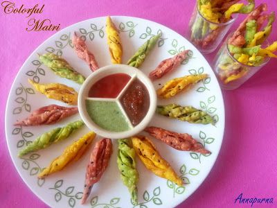 Annapurna: Colorful Mathri / Holi Special Sweet Platter, Poha Chivda, Coconut Ladoo, Holi Recipes, Holi Party, Holi Colors, Bengali Food, Holi Special, Dry Snacks