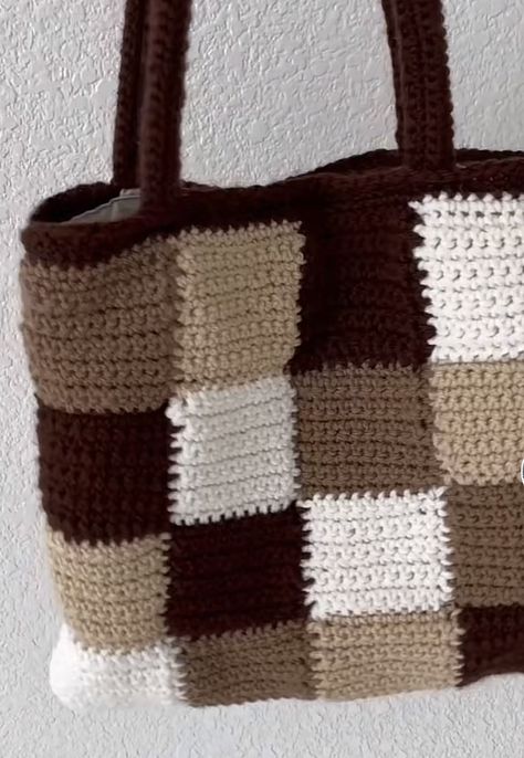 Crochet Shoulder Bags, Free Crochet Bag, Mode Crochet, Crochet Business, Crochet Design Pattern, Crochet Handbags Patterns, Crochet Fashion Patterns, Crochet Tote, Crochet Bag Pattern