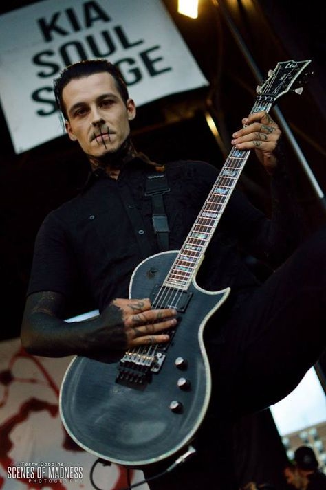 Ryan Sitkowski Ryan Sitkowski, Best Guitarist, Falling In Reverse, Motionless In White, Rock Punk, Black Veil Brides, Pierce The Veil, Black Veil, White Band