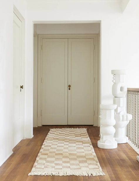 Checkerboard Rug, Sarah Sherman, Sarah Sherman Samuel, Bright Living Room, Flatweave Rug, Rug Guide, Long Lumbar Pillow, Lulu And Georgia, Entryway Hallway