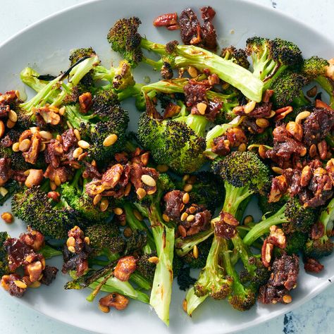 Broccoli With Sizzled Nuts And Dates, Sticky Broccoli, Broccoli Recipes Vegan, Broccoli Rabe Recipes, Brócoli Recipes, Broccoli And Green Beans, Broccolini Recipe, Breakfast Diet, Broccoli Dishes