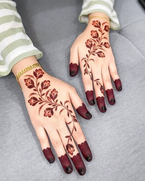 Simple Henna Patterns, Simple Henna Designs Hand, White Henna Designs, New Henna Designs, Henna Flower Designs, Simple Mehandi, Henna Flower, Henna Stain, Simple Henna Designs