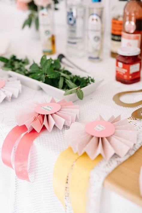 Kentucky Derby Cake Birthday, Floral Drip Cake, Kentucky Derby Birthday Party, Kentucky Derby Games, Kentucky Derby Birthday, Kentucky Derby Decor, Rose Backdrop, Kentucky Derby Themed Party, Mint Julep Bar