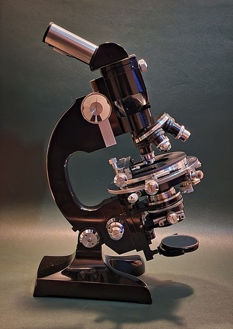 Microscopy Aesthetic, Microscope Aesthetic, Roger Dubuis, Microscopes, Vintage Objects, Hard Surface, Decorative Pieces, The Past, Medical