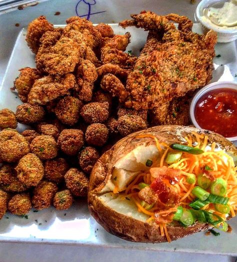 Delicious fried seafood is best when dining at the beach. Don't miss the seafood platter at Fisherman's Corner in Perdido Key, Florida! 📷 @simple_mans_bbq #ExperiencePcola #seafoodplatter #softshellcrab #friedoysters #friedshrimp #shrimp #floridafood #southerncuisine #foodie Fried Seafood Platter, Perdido Key Florida, Sweet Potato Tots, Fried Seafood, Potato Tots, Soft Shell Crab, Perdido Key, Yummy Seafood, Fried Oysters