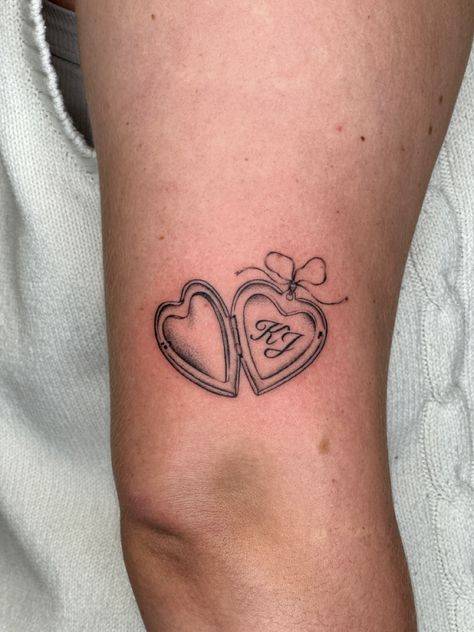 Tattoos You Can Add On To, Initial Memorial Tattoo, Open Heart Locket Tattoo, Coworker Tattoos, Locket Initial Tattoo, Parent Tattoos For Kids, Open Locket Tattoo, Heart Locket Tattoo Design, Grandmother Tattoos