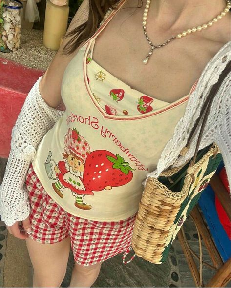 Strawberry Shortcake Outfits, Strawberry Outfit, Mode Inspo, Really Cute Outfits, Dream Clothes, Strawberry Shortcake, Aesthetic Outfits, Aesthetic Clothes, Strawberries