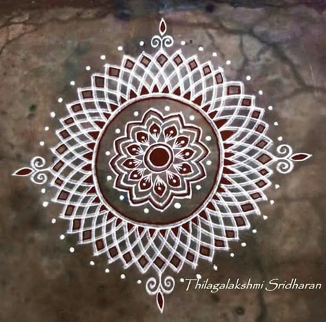 Ganesha Festival, Indian Rangoli Designs, Easy Rangoli Designs Videos, Rangoli Designs Photos, Alpona Design, Rangoli Side Designs, Rangoli Designs Latest, Simple Rangoli Designs Images, Simple Rangoli Border Designs