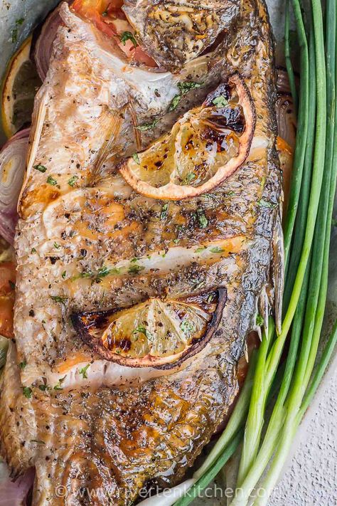 Fish Nutrition Facts, Baked Whole Fish, Oven Baked Fish, Whole Fish Recipes, Small Tomatoes, Grilled Fish, Baked Fish, Roast Recipes, Filipino Recipes