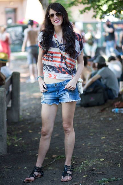 Top: Free People Shorts: Urban Outfitters Pitchfork Music Festival, Music Festival Style, Street Style 2016, Music Festival Fashion, Free People Shorts, Festival Style, Music Festivals, Street Style Fashion, Street Chic