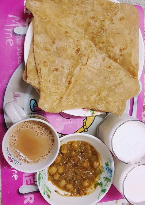 Indian Breakfast Snapchat Stories, Chay Lover, Sundae Party, Breakfast Pictures, Foodie Pics, Punjabi Food, Naan Recipe, Quick Recipes Snacks, Creative Birthday Cakes