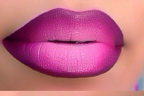 Purple and pink ombré lips Pink And Purple Lip Combo, Pink Ombre Lips, Lips Combo, Bold Lipstick Makeup, Full Lips Makeup, Ombré Lip, Ombré Lips, Lipstick Ideas, Ombre Lipstick