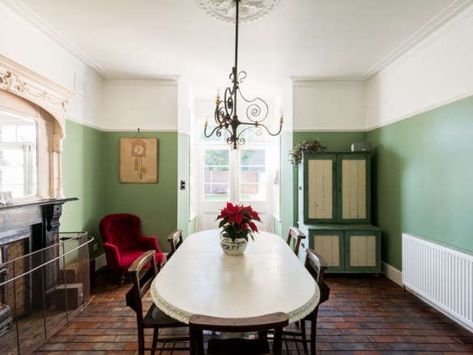 Breakfast Room Green No. 81 Green Farrow And Ball, Farrow And Ball Living Room, Breakfast Room Green, Dining Room Victorian, Mad About The House, Room Green, Farrow And Ball, Home Garden Design, Living Room Green