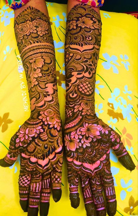 40 Design Henna Or Mehndi in Urdu Culture of centrl asia India Pakistan Turkish Africa Arab Countries Wedding Eid Speical #mehndi #henna #wedding #hennaart #hennaartist #mehndidesigns #hennatattoo #mehendi #mehndidesign #hennadesign #mehndiartist #hennadesigns #mehndiart #bride #bridalhenna #hennainspire #art #hennalove #indianwedding #bridalmehndi #bridal #mehandi #gt #pakistaniwedding #hennainspo #mehndilove #whitehenna #mehndibride #hennainspiration #fashion #wedding #aesthetic #mehndi Dhulan Mehndi, Mahadi Design, Mehndi Pic, Floral Mehendi, Aesthetic Mehndi, Arabic Mehendi, Rajasthani Mehndi, Beautiful Simple Mehndi Design, Mehndi Ideas