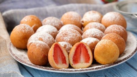 Fried Strawberries, Deep Fried Egg, Strawberry Gluten Free, Strawberry Dessert Recipes, Fried Dough, Strawberry Desserts, Sweet Sauce, Chocolate Strawberries, Strawberry Recipes