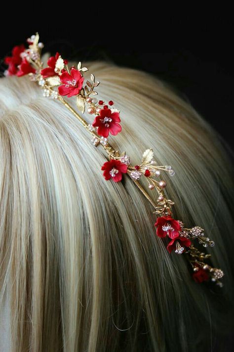 Gold Wedding Crown, Harvest Wedding, Blush And Gold Wedding, Red Gold Wedding, Picked Flowers, Wedding Headpieces, Red Blush, Harvest Gold, Unique Bride