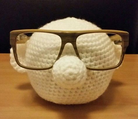 Eyes Glasses, Micro Crochet, Crochet Eyes, Crocheted Toys, Hobby Ideas, The Meaning Of Life, Glasses Holder, Crochet Gift, Crochet Stitches For Beginners