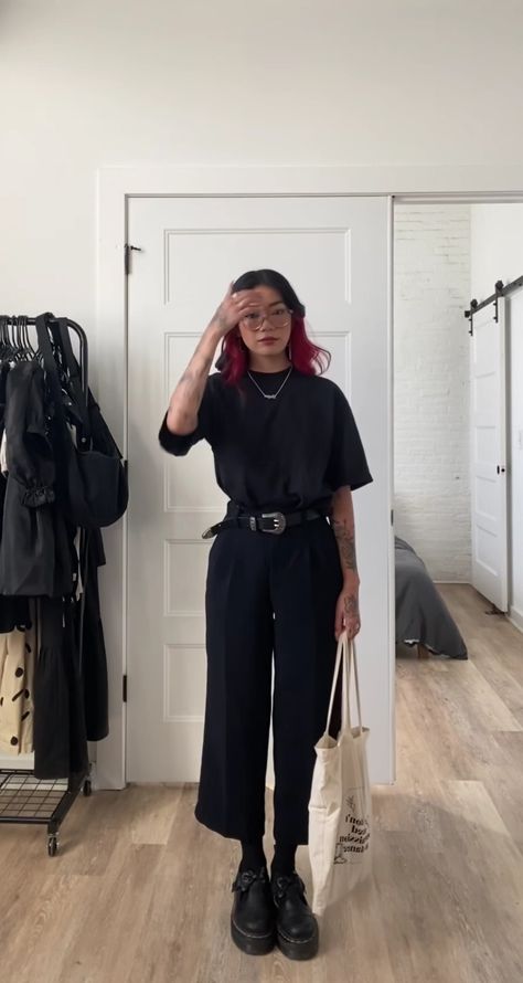 Alternative Fashion Office Work Outfits, Brewery Work Outfit, Business Edgy Outfits, All Black Alternative Outfit, Streetwear Workwear Women, All Black Outfits For Work Retail, Black Barista Outfit, Food Service Work Outfit, Edgy Interview Outfit