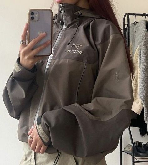 another fashion blog Arcteryx Jacket, Winter Fits, Mode Inspo, 가을 패션, Mode Vintage, Looks Style, Mode Inspiration, Style Outfits, Looks Vintage