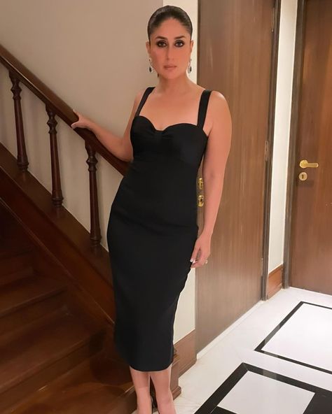 kareena kapoor khan Charmy Kaur, Bollywood Outfits, Well Dressed Women, Eve Outfit, Kareena Kapoor Khan, Hottie Women, Kareena Kapoor, Bollywood Girls, Iconic Women