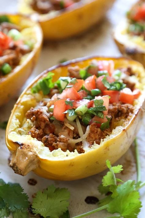 These Turkey Taco Spaghetti Squash Boats are my favorite way to eat spaghetti squash! Filled with the most flavorful turkey taco meat, cheese and topped with pico de gallo. #lowcarb #keto #whole30 #glutenfree #spaghettisquash #spaghettisquashrecipe Taco Spaghetti Squash, Zucchini Zoodles, Spaghetti Squash Boats, Spaghetti Squash Boat, Squash Boats, Taco Spaghetti, Tomato Cheese, Paleo Snack, Turkey Taco