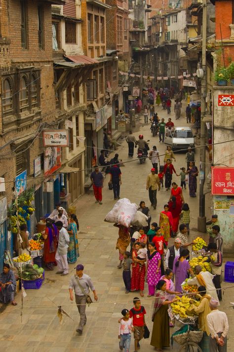 Katmandu - Nepal just cuz i wanna say I've been to cat-man-dooooooooo!! Monte Everest, Travel People, Nepal Kathmandu, Walking Down The Street, Kathmandu Valley, Landlocked Country, Nepal Travel, Kathmandu Nepal, Street Life