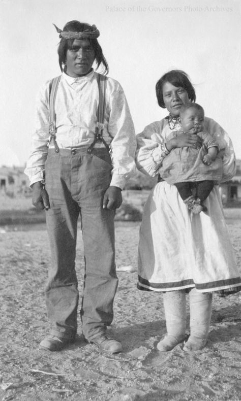 (99+) #native american su Tumblr Native Couple, Native American Children, Native American Photos, Indian Tribes, American Children, Native American Peoples, Native American Heritage, Christmas Catalogs, The First Americans