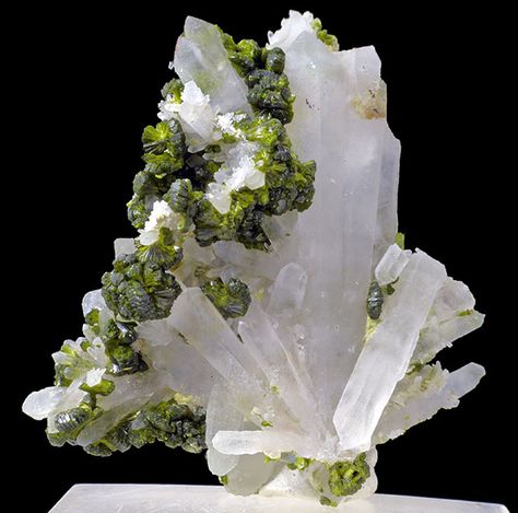 epidote on quartz | Morocco Charging Crystals, Charge Your Crystals, Minerals Crystals Rocks, Rock Minerals, Rock Of Ages, Pretty Rocks, Crystal Geode, Beautiful Rocks, Mineral Stone