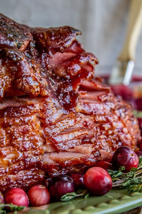 Christmas ham Homemade Ham, The Food Charlatan, Ham Glaze Recipe, Glazed Ham, Food Charlatan, Ham Glaze, Recipes Christmas, Ham Recipes, Beauty Diy