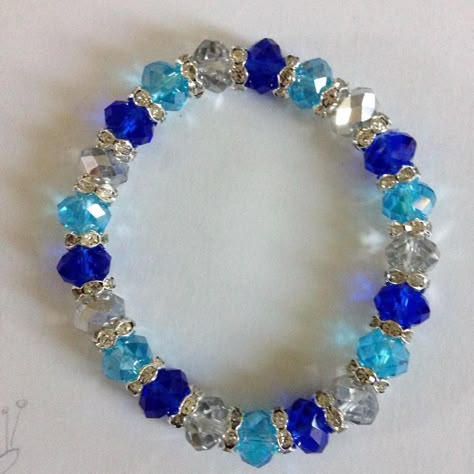 Trendy Jewelry Ideas, Blue Bracelets, Girly Bracelets, Flower Resin Jewelry, Crystal Bead Jewelry, Beaded Necklace Patterns, Pearl Necklace Designs, Beads Bracelet Design, Chakra Jewelry