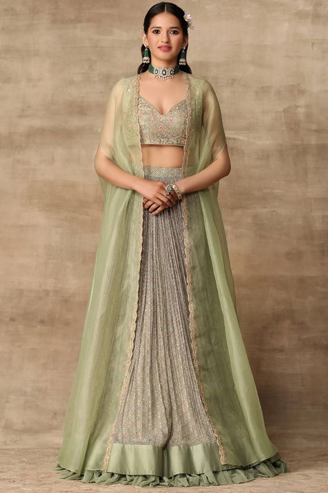 Green Chiffon Skirt, Skirt Cape, Orang India, Cape Lehenga, Ridhi Mehra, Cape Set, Nikkah Dress, Gaun Fashion, Embroidered Crop Tops