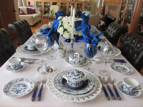 The Welcomed Guest: Blue Danube Table Tablescaping Ideas, Blue Willow Decor, Lime Green Decor, Blue And White Tablescapes, Blue Danube China, White Charger, Beautiful Tablescapes, Blue White Decor, Family Easter