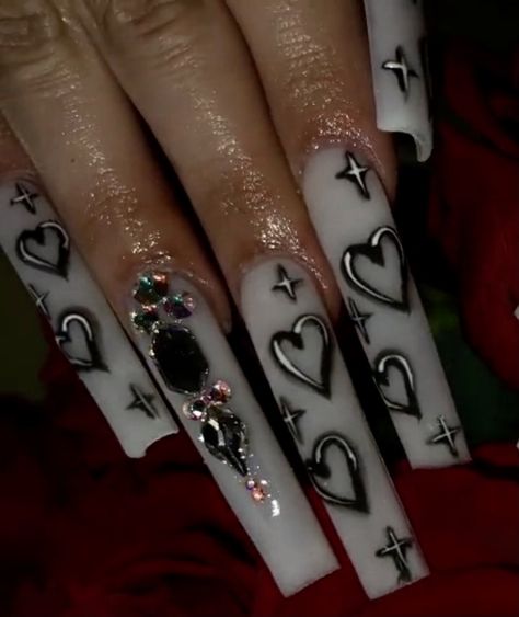 Simple Chicana Nails, Nail Ideas Chicana, Long Acrylic Nails Chicana, Chicana Nails Acrylic Black, Raxetas Style, Emo Long Acrylic Nails, Chicano Nails Designs, Low Rider Nails, Chicana Nails Acrylic