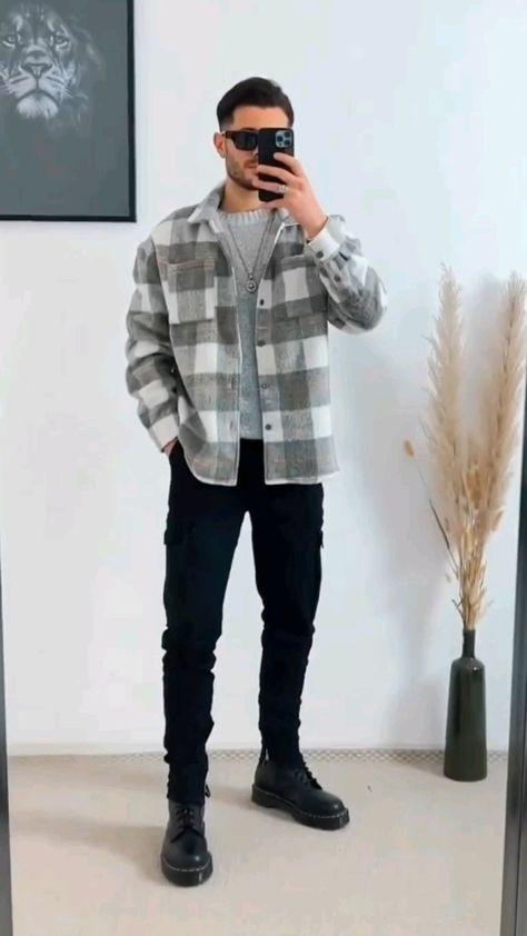 Men Flannel Outfits, Dress For Graduation, Guys Fashion Casual, Mens Smart Casual Outfits, Nyc Outfits, Traditional Family, Trendy Boy Outfits, Fashion Fails, Classy Outfits Men