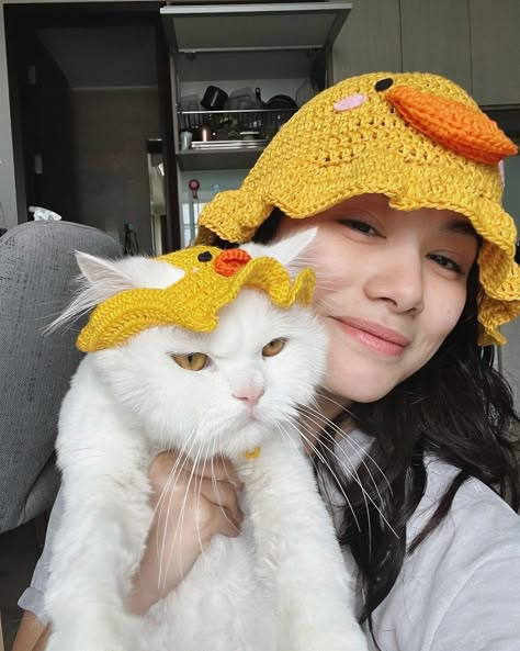 Crochet Hat Pets, Cat Crochet Hats, Cat Crochet Hat Pattern Free, Hats For Cats Crochet, Hat For Cat Crochet, Cat Hats Crochet, Crochet Hats For Cats, Crochet For Cats, Pet Hat Crochet