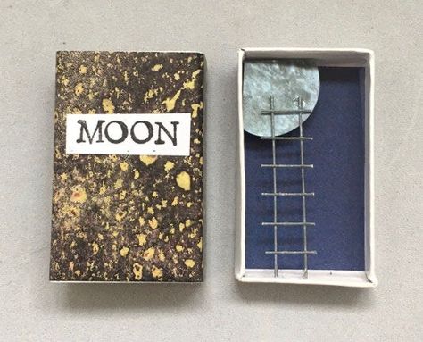 Matchbox Crafts, Altered Tins, Object Art, Matchbox Art, Match Box, Found Object Art, Cadeau Diy, Vintage Lettering, Shadow Boxes