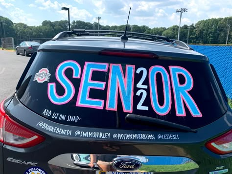 Senior Grad Car Decor, Decorating My Car, Senior Car Decorating Ideas, Car Decorating Ideas, Senior Year Planning, Senior Year Diy, School Spirit Posters, Car Decorating, Senior Year Things