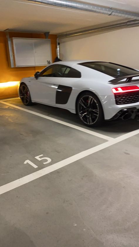 wihte audi r8 2021 Audi R8 V10 White, Audi R8 Aesthetic, Audi R8 Wallpapers, Sport Cars Aesthetic, R8 Interior, Sports Car Aesthetic, Audi R8 White, Audi R8 Interior, Audi R8 Sport