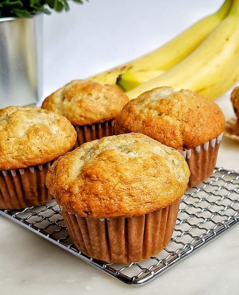 Banana Muffins No Nuts Recipe, Fluffy Banana Muffins Recipe, Banana Muffins Bakery Style, Best Ever Banana Muffins, Bakery Banana Muffins, Best Banana Muffins Moist, Banana Muffins Recipe Moist, Bananas Cakes, Cafe Plating