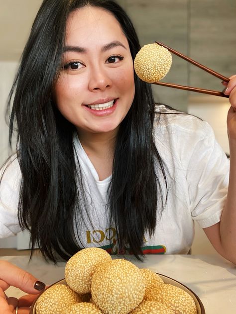 Deep-Fried Sesame Ball (5 Ingredients Grandma's Recipe) - Tiffy Cooks Fried Mochi Balls, Sesame Mochi Balls, Sesame Rice Balls, Fried Sesame Balls, How To Make Sesame Balls, Sesame Balls Recipe Glutinous Rice, Chinese Sesame Balls, Asain Dessert Recipes, Mochi Balls Recipe