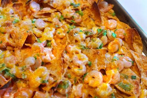 shrimp nachos Shrimp Doritos Nachos Recipe, Shrimp Nachos Doritos, Prawn Nachos, Shrimp Nachos Recipe Easy, Seafood Nachos, Shrimp Nachos, Cheesy Shrimp, College Food Hacks, Easy Recipes For College Students