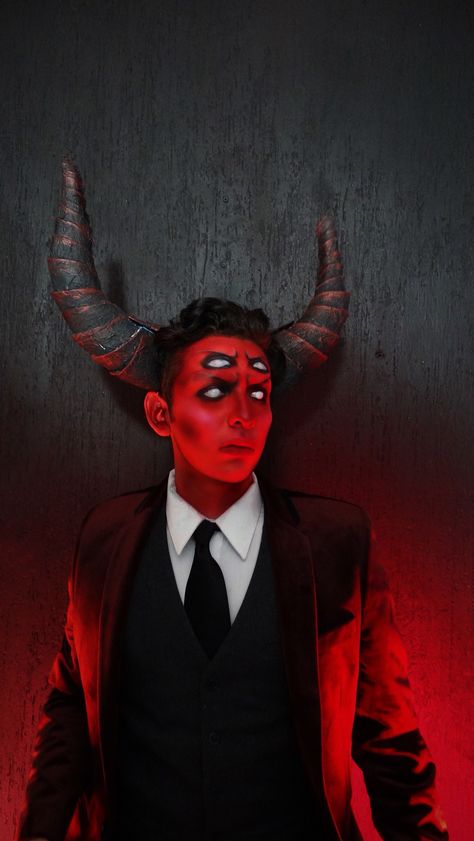 @evermarino instagram. #devil #satan #diablo #makeup #cosplay #halloween #costume #ideas #sfx Demon Halloween Costume Men, Scary Devil Costume, Devil Halloween Costume Men, Mens Devil Makeup, Satanic Costume, Devil Makeup Men, Demon Costume Men, Demon Makeup Men, Red Demon Makeup