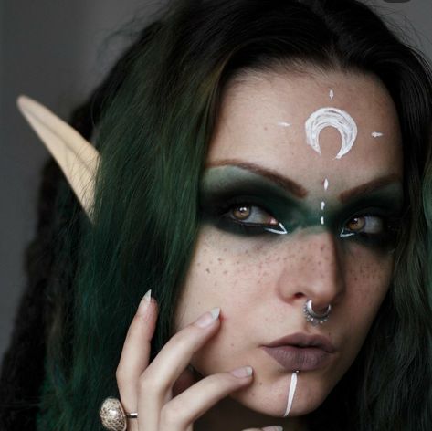 Viking Fairy Makeup, Elf Witch Costume, Night Elf Costume, Elven Warrior Makeup, Dark Elf Female Costumes, Gothic Elf Costume, Dark Elf Ren Faire, Celtic Druid Makeup, Elven Face Tattoo