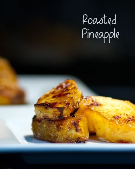 Roasted Pineapple Oven, Pineapple Roasted Chicken, Broiled Pineapple Slices, Healthy Crushed Pineapple Recipes, Cooked Pineapple On Stove, Grilled Pineapple In Oven, Roast Pineapple, Grilled Whole Pineapple, Pineapple Recipes Healthy