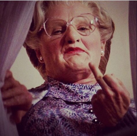 A fabulous actor who in my opinion could be considered an icon had passed last night, rip robin Williams, you changed cinematography, every movie of yours was remarkable, as you were too. Robin Williams Movies, Mrs Doubtfire, Billie Lourd, Middle Fingers, Patrick Swayze, Heath Ledger, Robin Williams, Sandra Bullock, Julia Roberts