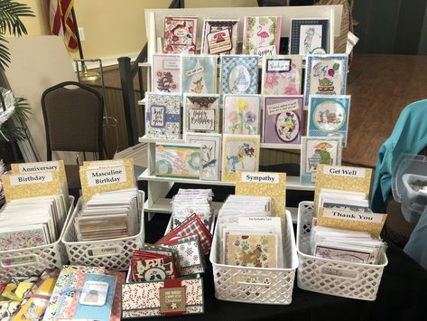 Displaying Cards At Craft Fairs, Craft Stall Display Ideas, Market Setup, Craft Vendor, Craft Stall Display, Craft Fair Vendor, Diy Watercolor Cards, Craft Displays, Craft Bazaar